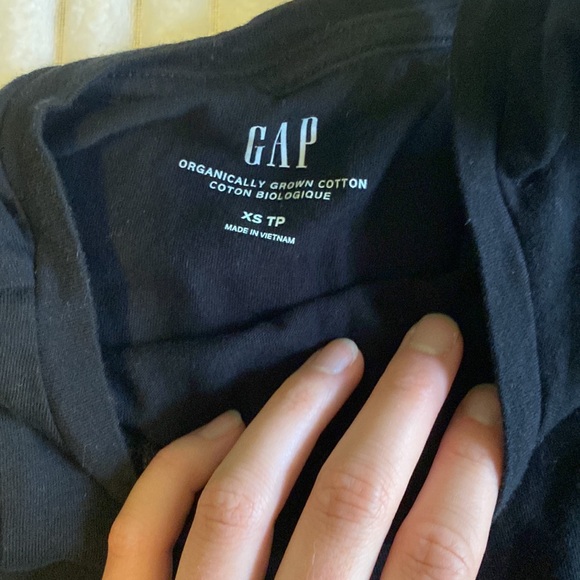 gap black open back tank top - Picture 2 of 3